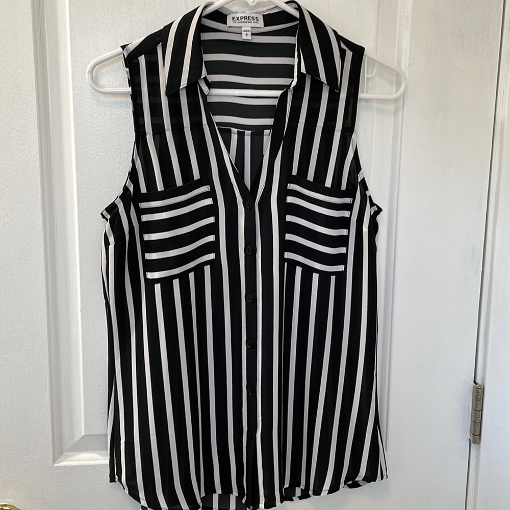 Womans Express top size small